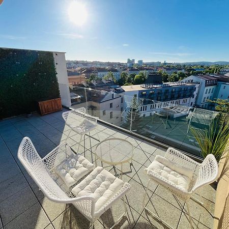 Brno City Center Apartment With Parking And A Big Terrace Eksteriør bilde