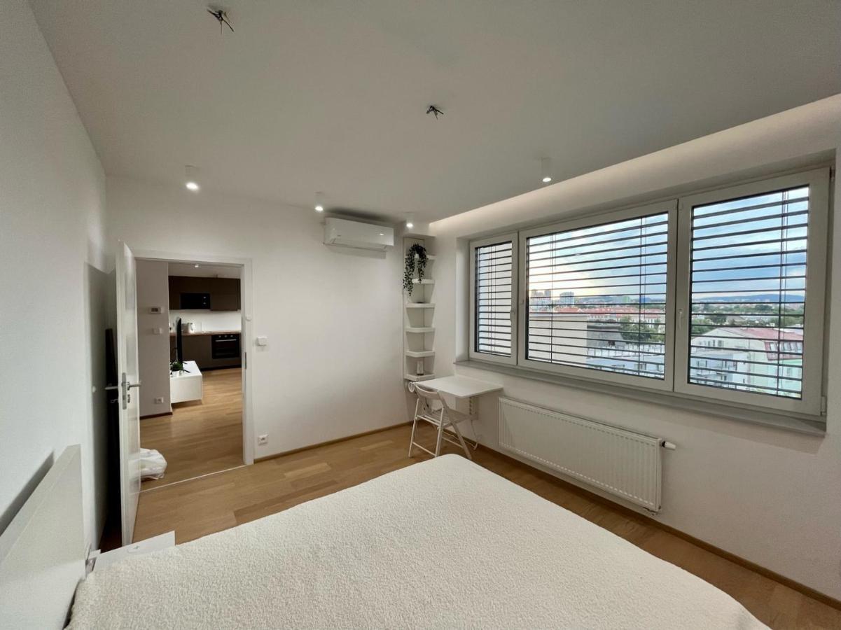 Brno City Center Apartment With Parking And A Big Terrace Eksteriør bilde
