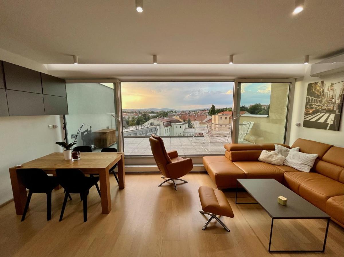 Brno City Center Apartment With Parking And A Big Terrace Eksteriør bilde